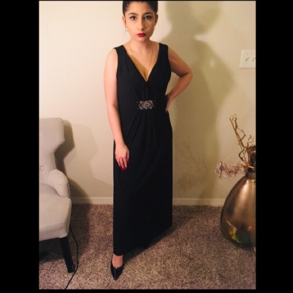 Formal maxi dress by Scarlett nite - Picture 5 of 8